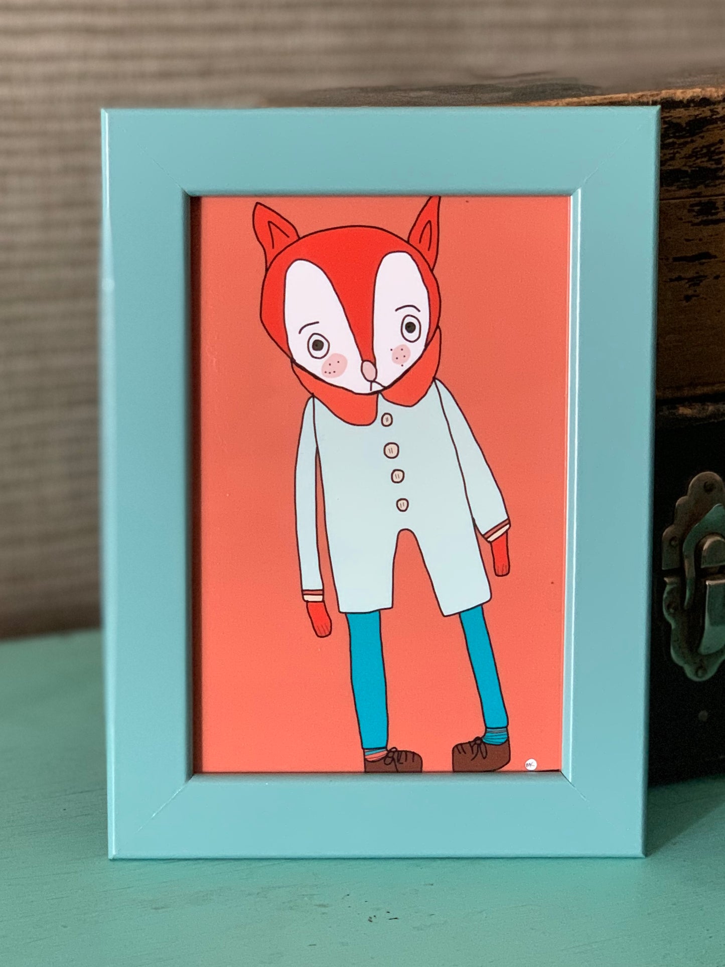 SMALL FRAME Shy Fox